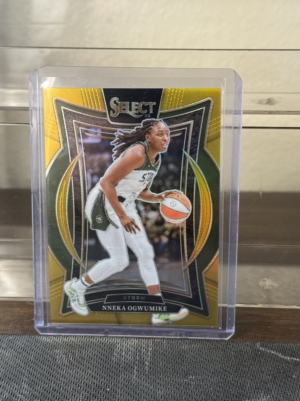 2025 Panini Select WNBA Nneka Ogwumike Gold Concourse /10