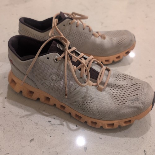 On Cloud Running Women’s Cloud X Sneakers – Silver / Almond / Peach 8.5