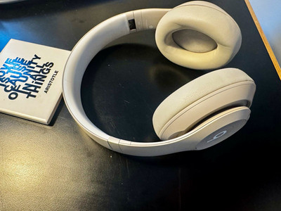 Beats by Dr. Dre Beats Studio Pro Over-Ear beige, Bluetooth/USB-C, Case
