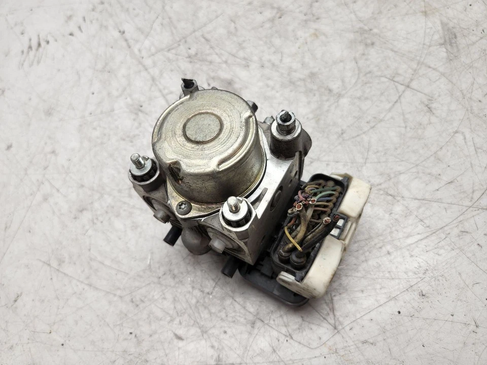 05-10 Scion tC ABS Anti-Lock Brake Pump Actuator Assembly OEM 44050-21100 - Изображение 3 из 4