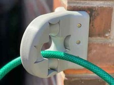 Garden Hose Roller Guide ? Protects Corners & Beds, Smooth Hose Movement