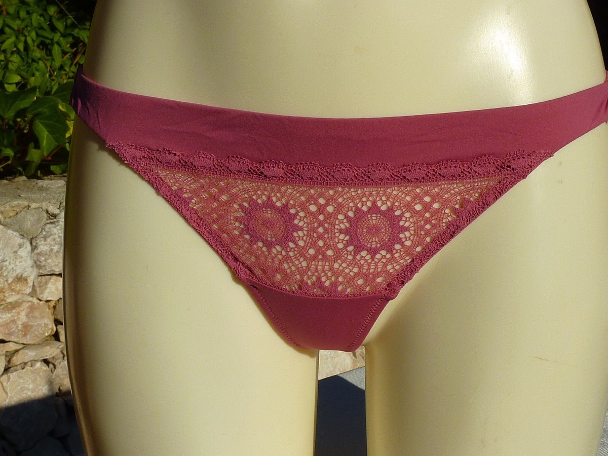 SOUTIEN GORGE ANDRES SARDA FR90C/EU75C/UK34C modèle BARBICAN noir avec armatures