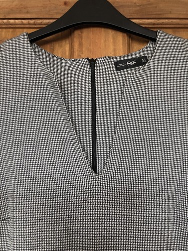 Black and white dogtooth stretchy dress, 14 F&F - Picture 2 of 12