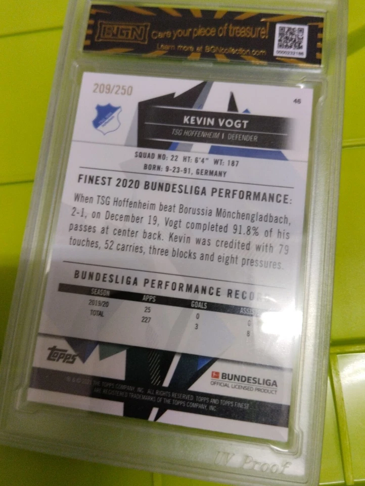 KEVIN VOGT 2020-21 Topps Finest Bundesliga Refractor Purple 209/250 (BGN-AU) - Image 3 of 3