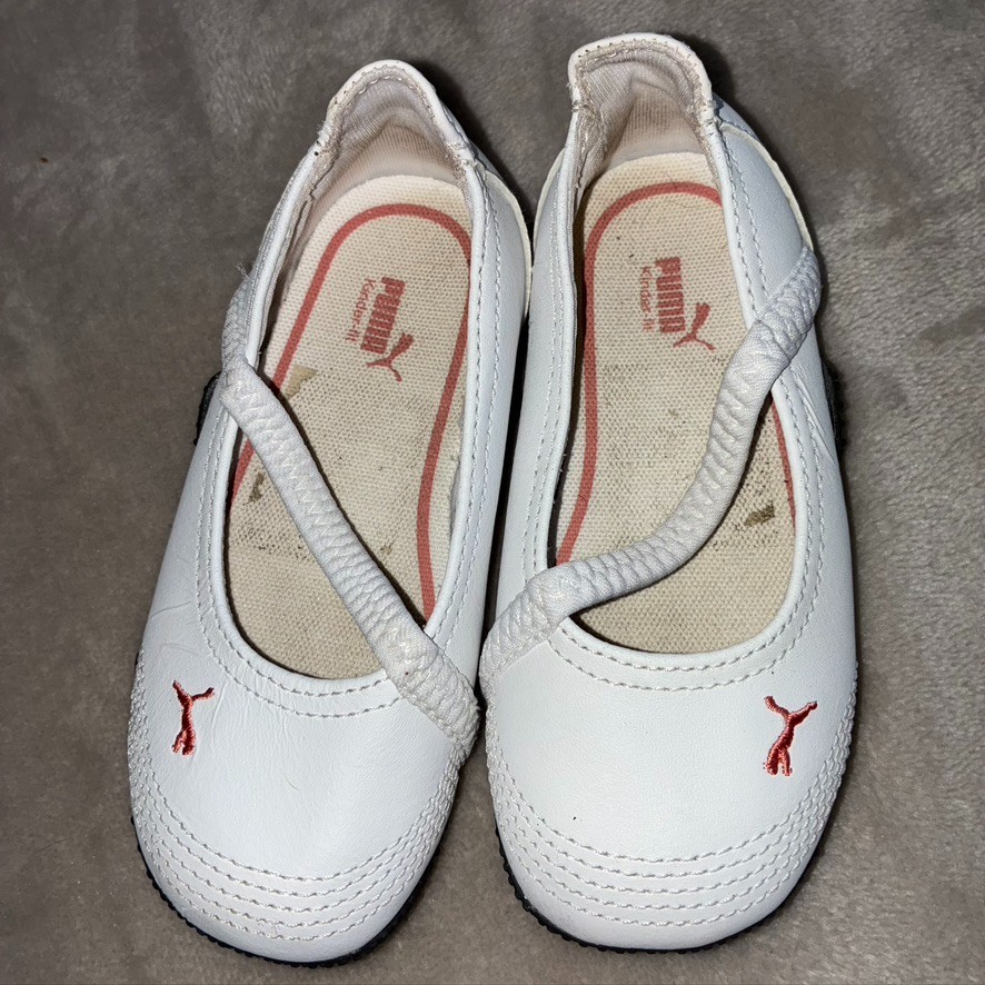 Lot of 5 Little Girls Shoes Size 5 and 5.5 NIke Puma Converse Nordstrom thumbnail 6