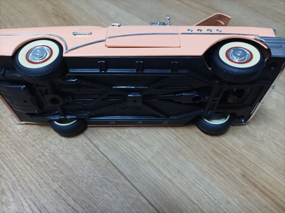 MODELLINO AUTO BUICK CENTURY 1955 - 1:18 - EDICOLA - Immagine 3 di 4