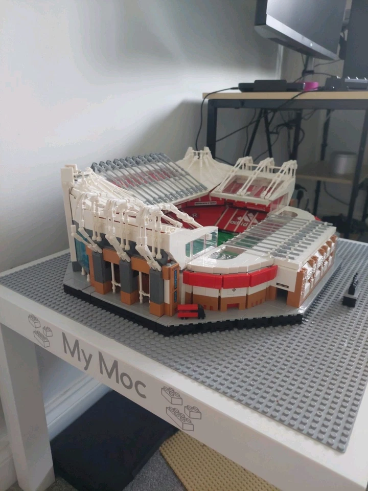 10272 MOC Old Trafford - Manchester United Building Blocks Icons 3898pcs, photo 2 of 5