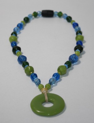 nursing necklace for distracted baby