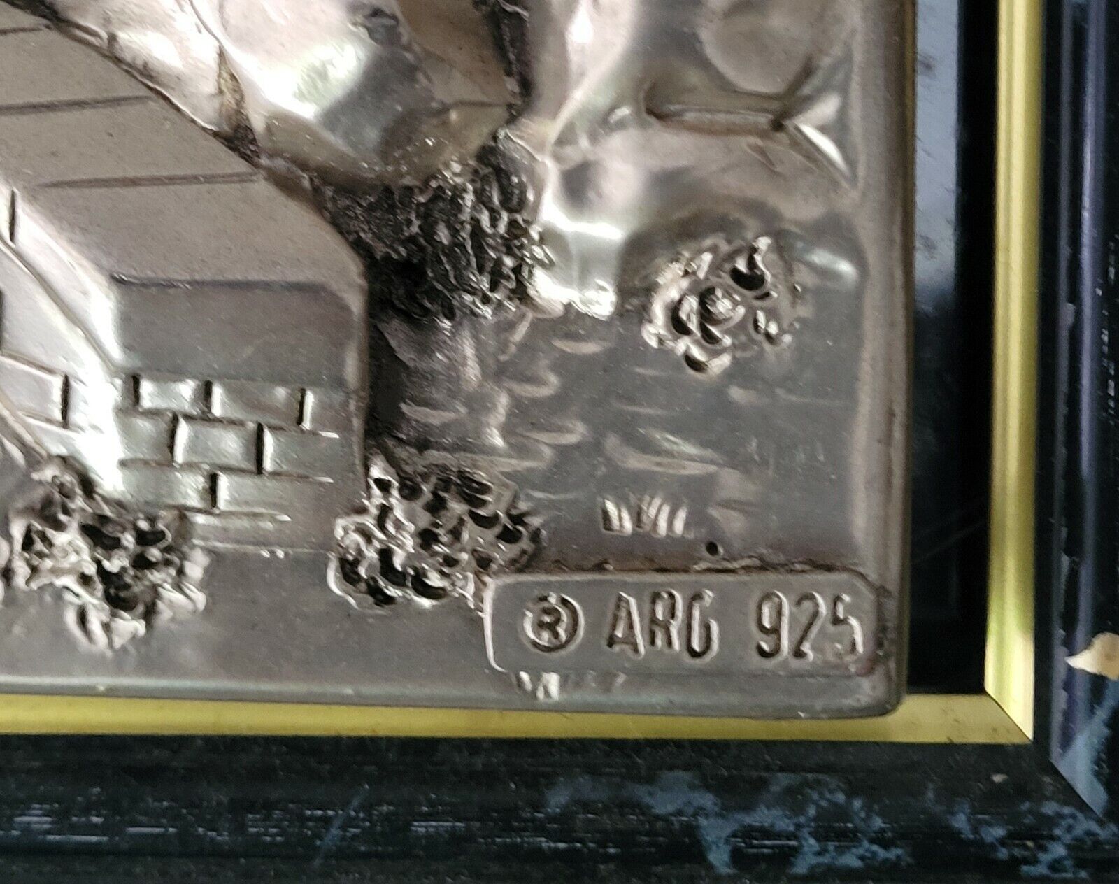 Details zu  J. Chirico Silber-Reliefbild Spiegel Wäscherin am Fluß teilvergoldet Italien 925 Am billigsten