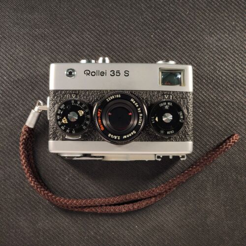 Rollei 35S obiettivo Sonnar 2,8/40 mm fotocamera pellicola 35 mm - testato - METRO FUNZIONANTE - VENDITORE STATUNITENSE - Foto 1 di 9