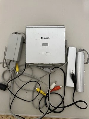 vintage mintek portable DVD playwr with accesorues, see pictures - Image 1 of 4