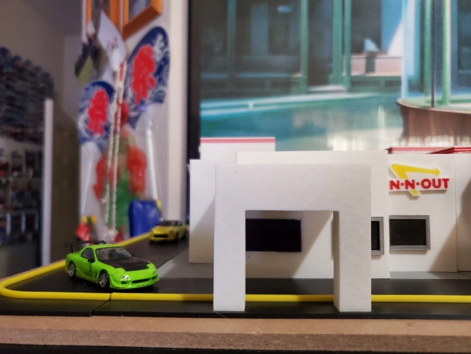IN N OUT BURGER S SCALE BUILDING-DIORAMA - Image 3 of 4