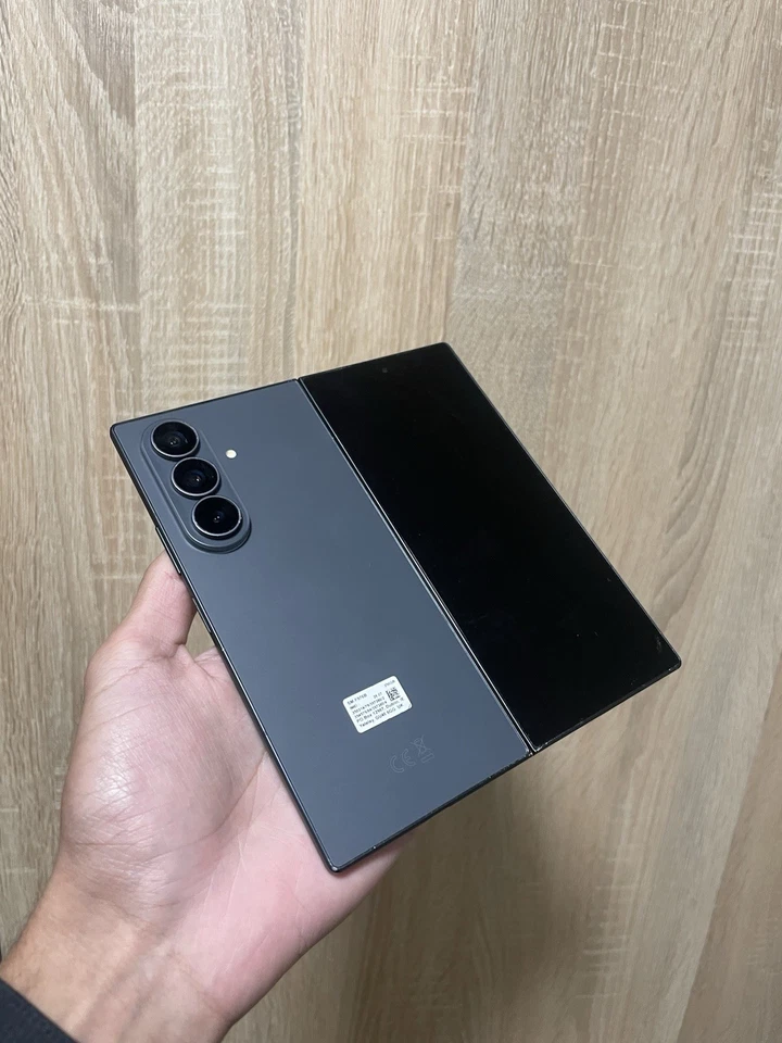Samsung Galaxy Z Fold8 Ultra · 256GB, photo 2 of 4