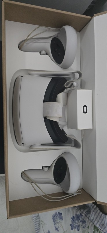 Meta Oculus Quest 2 VR Headset 64 Gb Excellent Condition Used Only Few Weeks.