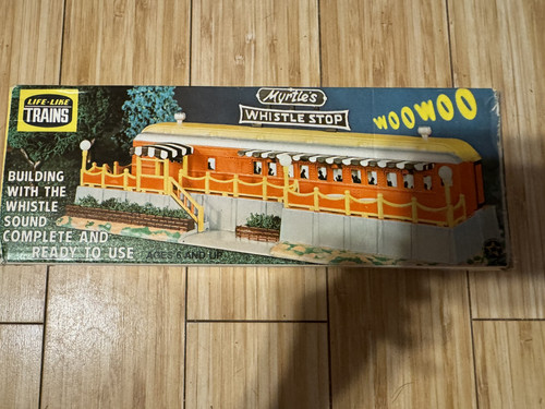 Vtg. Life-Like Train models "Myrtle's Whistle- Stop Diner" with Real Sound! - Picture 1 of 4
