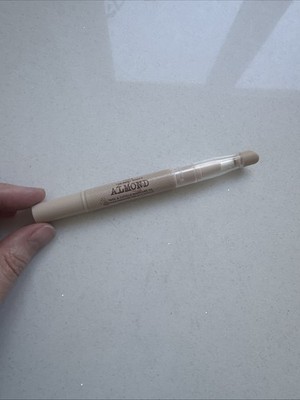 The Body Shop - Almond Nail & Cuticle Manicure Oil 1,8 ml - Discontinued