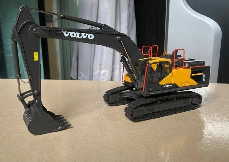 ミニカー 1/50 VOLVO ボルボ EC480E ショベルカー