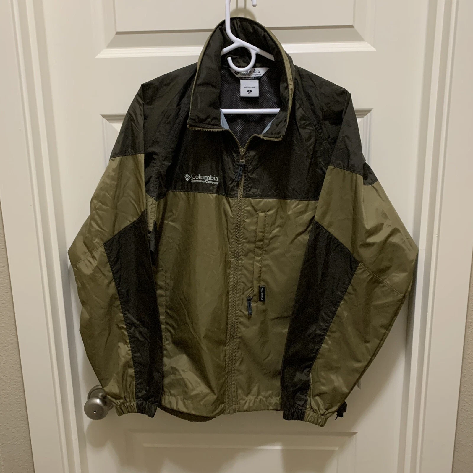 Columbia Mens Small Packable Olive And Tan EUC