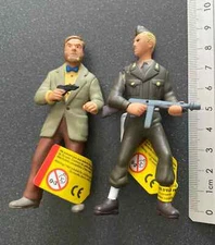 2 Figurines en plastique ou en PVC BLAKE ET MORTIMER