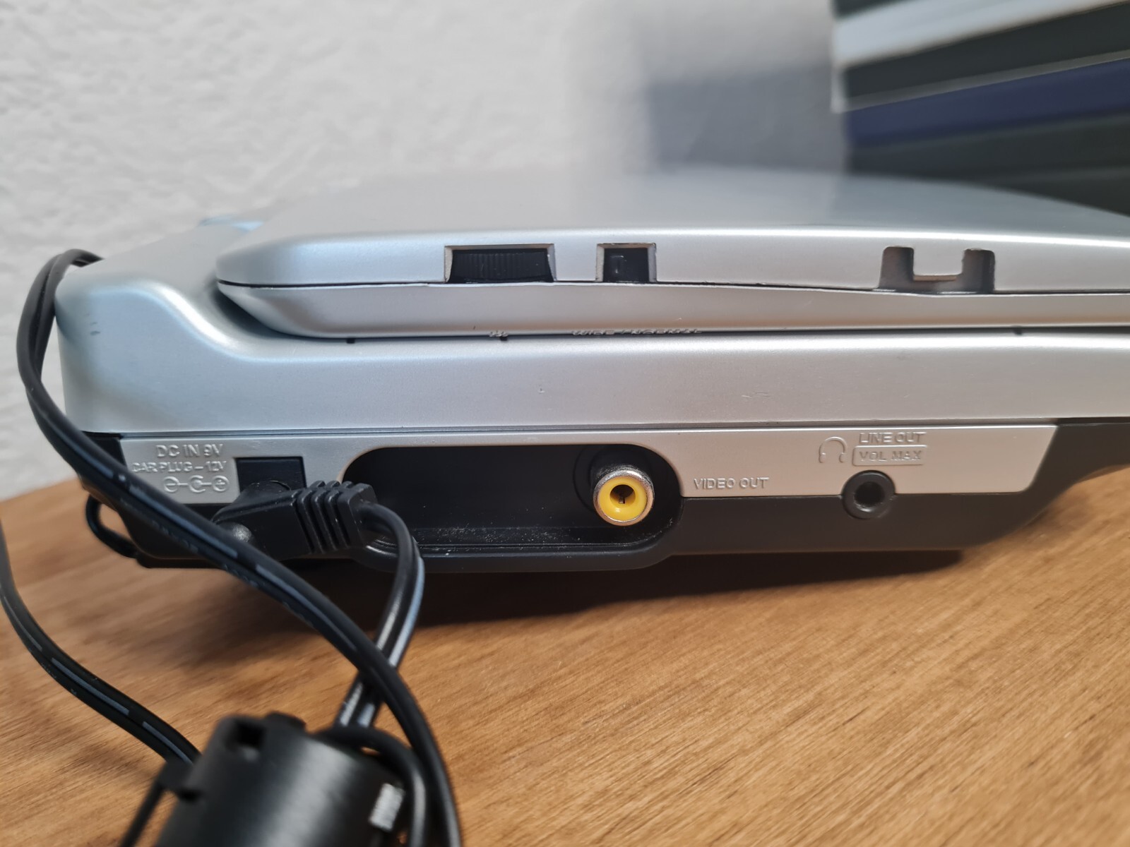 Venturer Portable DVD Player PVS133 And 12 DVDs Bundle (Disney, Oliver