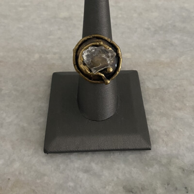 Beautiful Uno Alla Valta Rock Crystal Abstract Ring
