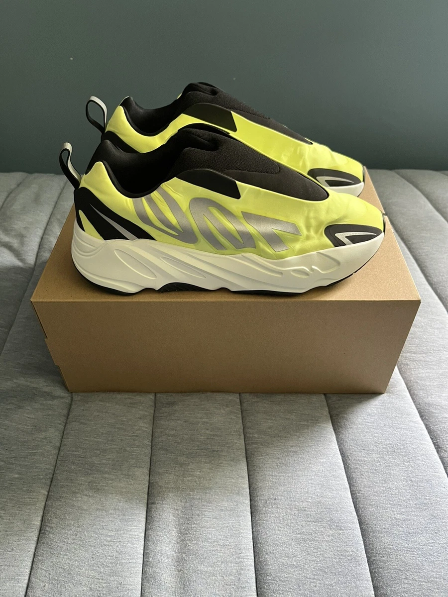Adidas Yeezy Boost 700 MNVN Laceless Phosphor 2022 GY2055 Size 10.5 Kanye West