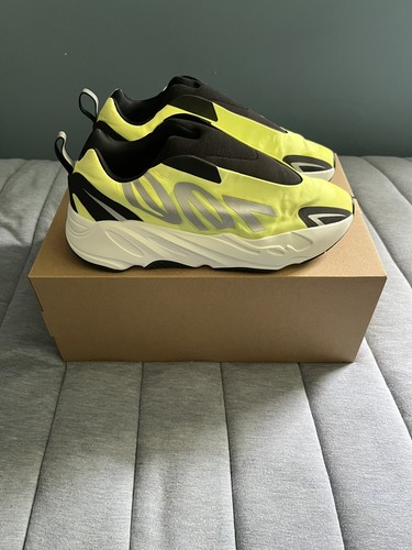 Yeezy Boost 700 MNVN Laceless 'Phosphor' GY2055