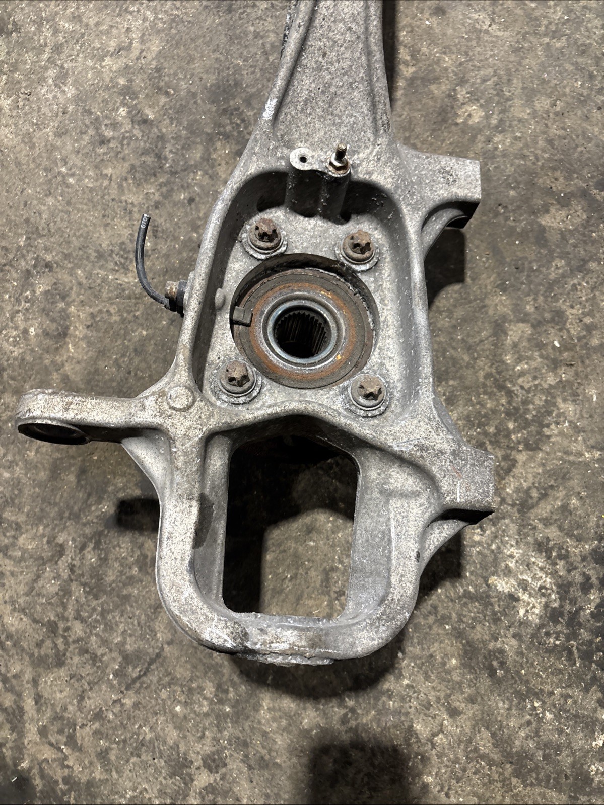 Maserati Ghibli 2014-2020 FRONT+LEFT Steering knuckle