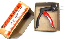Saw Set, DEFIANCE No. 432 Vtg Pistol Grip Woodworkers Hand Saw Tooth Setter, USA