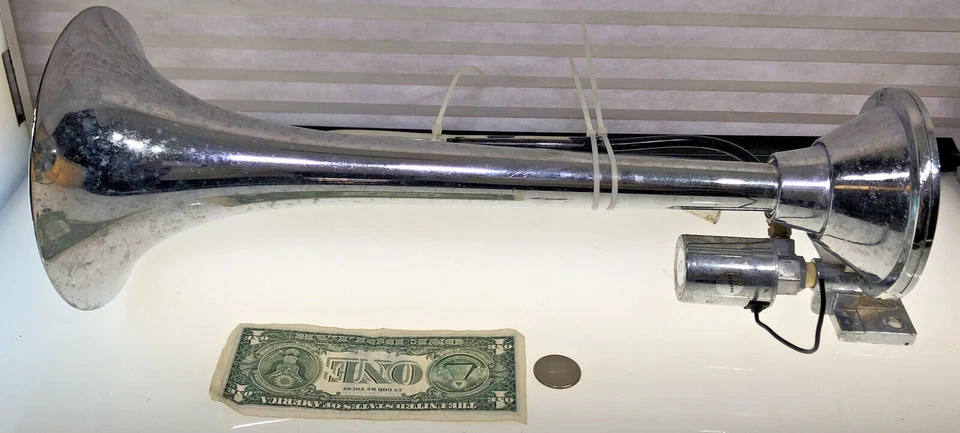 Vintage Viking  Pneumatic Truck Horn Foto 2 de 4