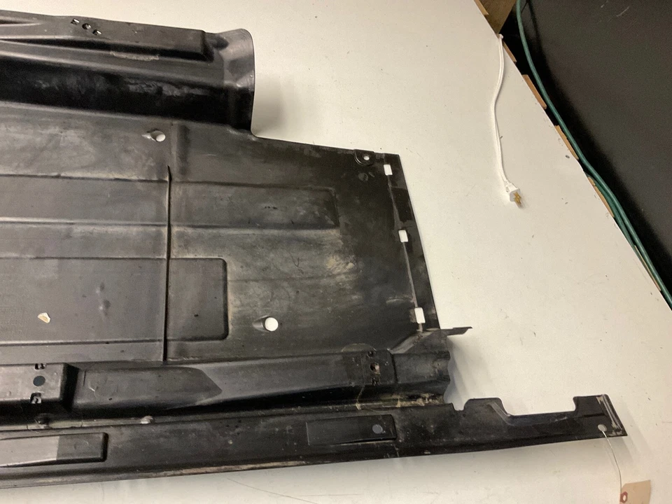 Audi Q5 2009 cubierta suelo derecho 8R0825208B Foto 3 de 4