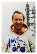 JIM LOVELL APOLLO 13 ASTRONAUT AT LAUNCH SITE AUTOGRAPHED 4X6 NASA PHOTO