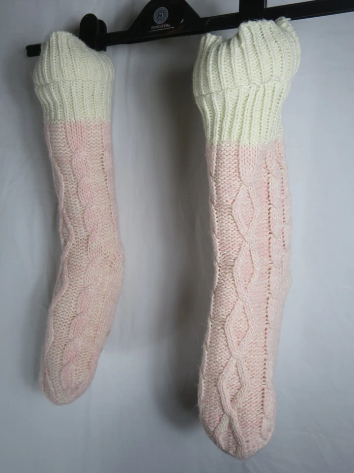 Jane And Bleecker 电缆针织粉色夏尔巴内衬拖鞋袜女式短靴 4-8 — 第 2/4 张图片