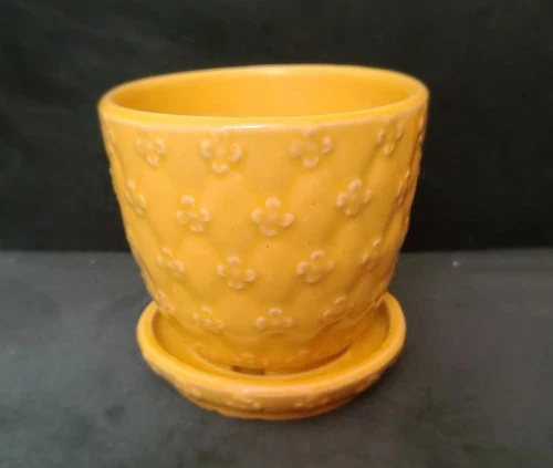 Vintage Shawnee Small Yellow Quilted Daisy Planter with Attached Sauceer