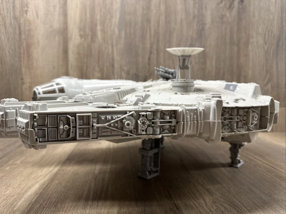 Veículo Vintage Millennium Falcon Star Wars Trilogia Original 2004 Hasbro - Imagem 3 de 4