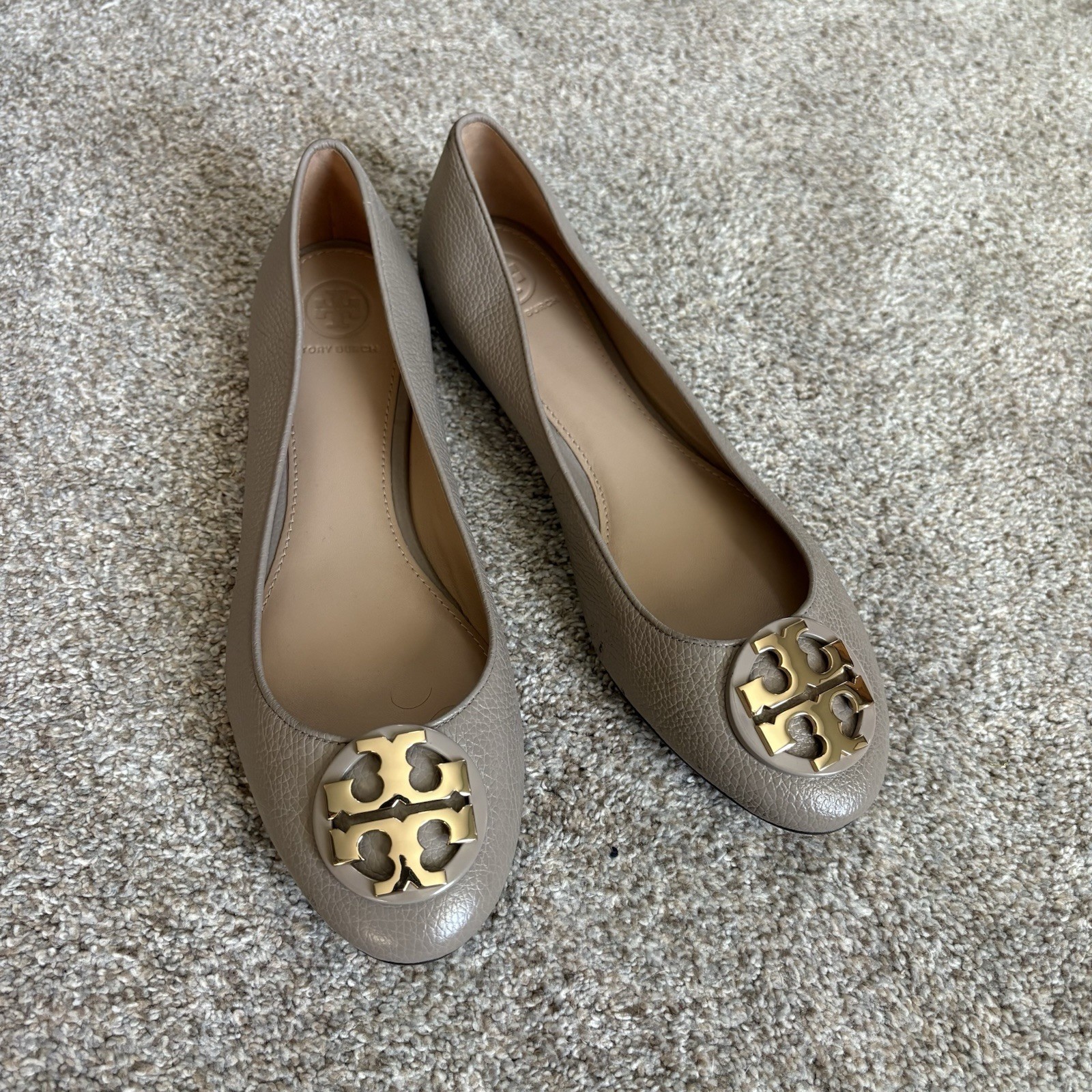 Tory Burch Women’s 9.5 French Gray Tumbled Leather Claire Ballet Flat Taupe Nude