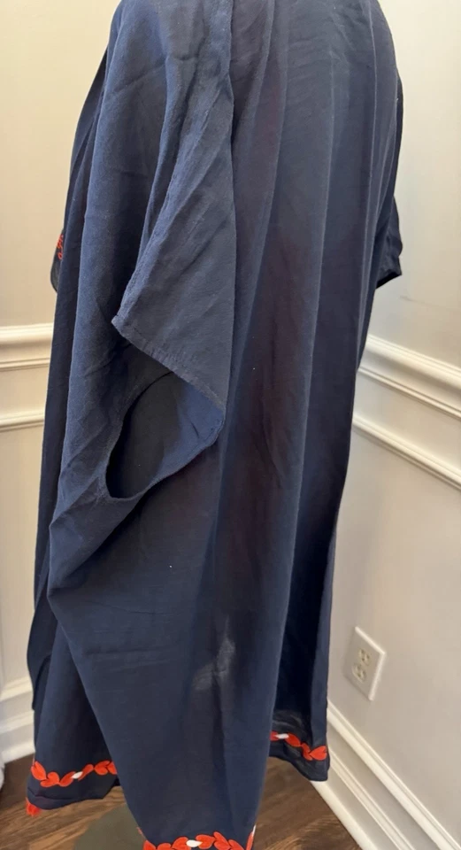 J. Cubierta de playa bordada Crew para mujer en azul marino y naranja rojizo talla única Foto 3 de 4