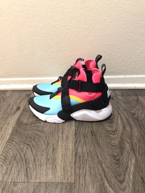 Size 5.5 - Nike Air Huarache City Multi 