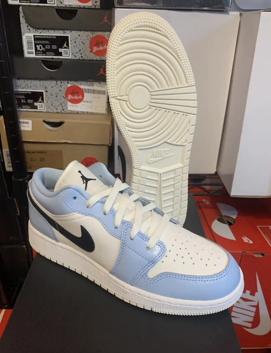 Air Jordan 1 Mid SE 'White/Ice Blue' 13