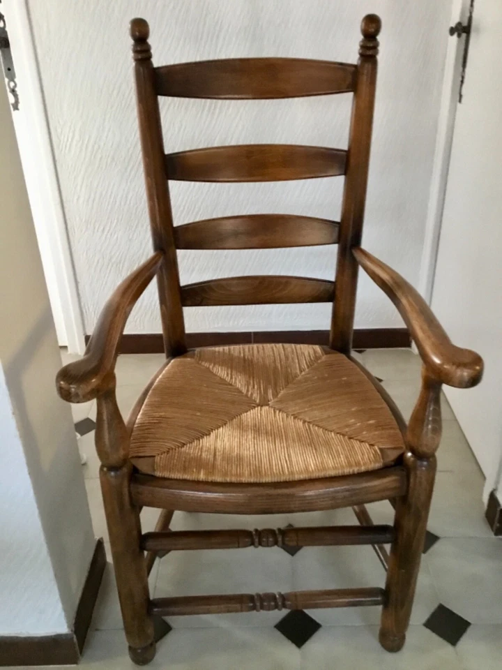 Élégant fauteuil bois et paille très bon état 100€  Remis en mains propres - Photo 1/1