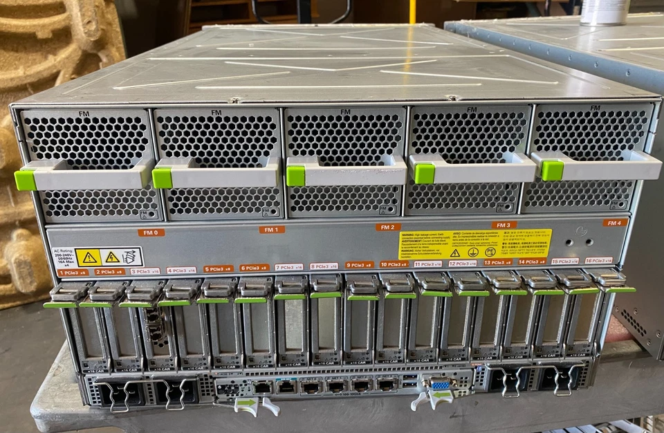 ORACLE SPARC T8-4 4 x 5.0GhZ 32-CORE  1TB  RAM, 2 x 1.2THB HDD 4x PS TESTED - Image 2 of 4