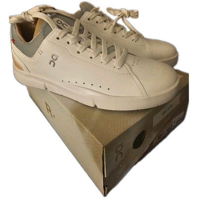 On THE ROGER Advantage Men's Low Top Lace-Up Sneaker White Gray