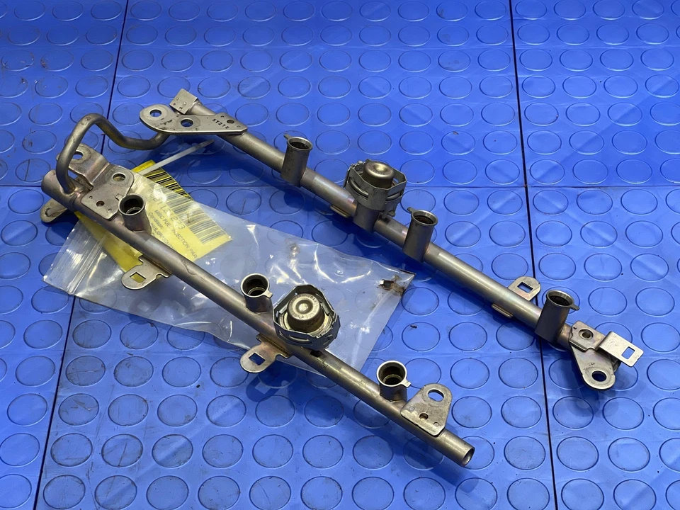 Trilho de combustível 14-17 Infiniti QX50 3,7L com injetores - 6 originais do fabricante 16600EY00A - Imagem 3 de 4