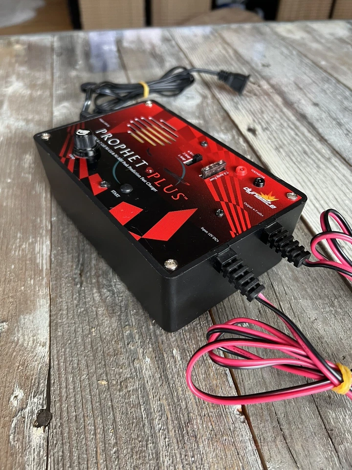 Dynamite Prophet Plus AC/DC 4-7 Cell Ni-Cd & Ni-MH Peak Fast Battery Charger - Image 4 of 4