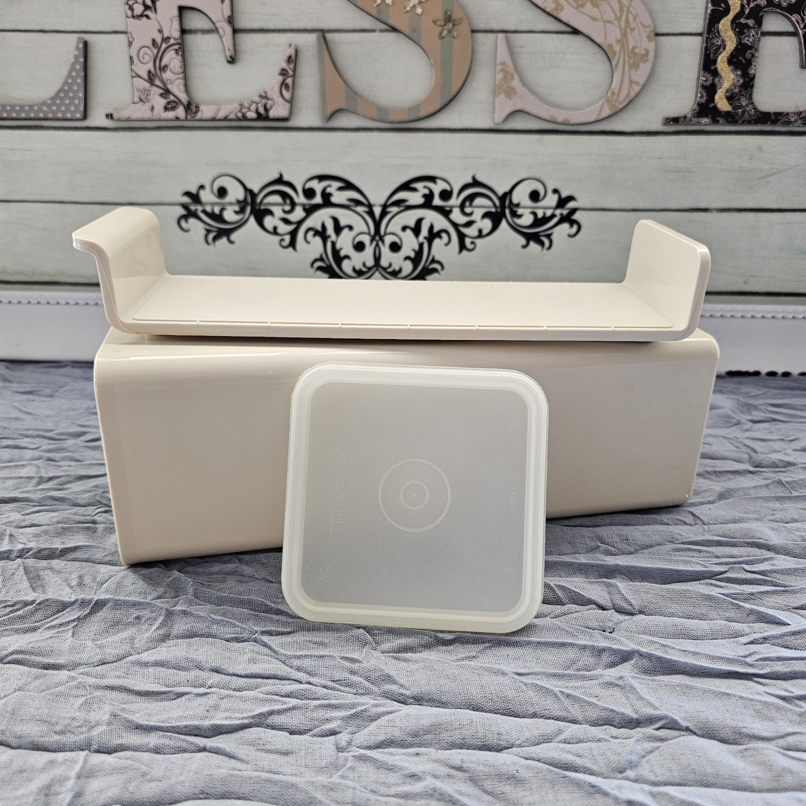 Vintage Tupperware Cheese Block/Cracker Container Lid 1696-6 Beige w/ 1697-3 Lid