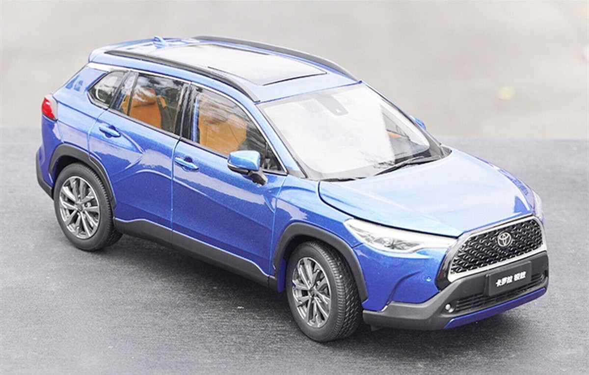 1/18 Scale Toyota Corolla Cross SUV 2022 Blue Diecast Car Model