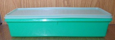 Tupperware Jadeite Green Celery Veggie Keeper Crisper