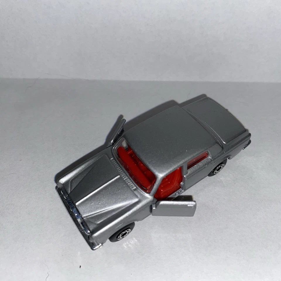 Matchbox Superfast MB39 Rolls Royce Silver Shadow silver. Made in Hungary - Image 2 of 4