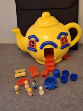 Vintage Bluebird Big Yellow Teapot 1981 5 Figures Inc Dog Accessories Car