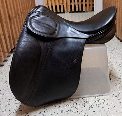 Stübben Scandica Dressursattel gepflegt Sattel 30,5 im guten Zustand Saddle 18" - Bild 1 von 4